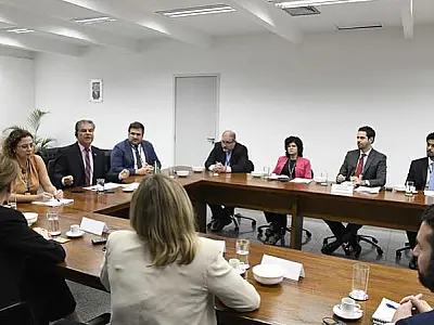 Senador Nelsinho Trad lidera diálogo com EUA e projeta redução de tarifas comerciais