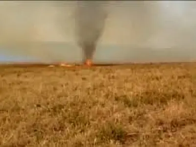 Tornado de fogo reaparece no Pantanal durante incêndio