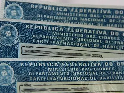 Novo modelo para emitir CNH no Brasil é oficializado e promete baratear habilitação em até 80%