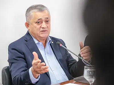 Guimarães diz ter sido barrado na disputa ao Senado e relata decisão difícil