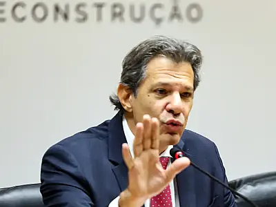 Brasil não sairá da mesa de negociação com EUA, diz Haddad