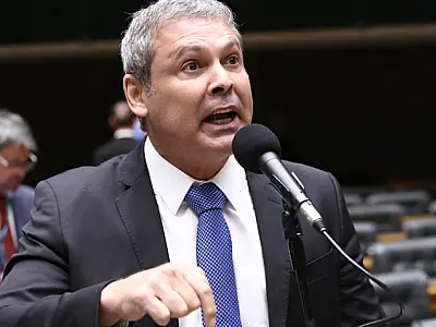 Lindbergh Farias se despede da liderança do PT na Câmara