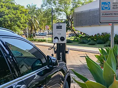 Governo renova cota zero para carros elétricos e aposta em preços mais baixos