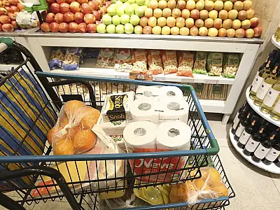 Preços de alimentos caem e prévia da inflação de junho fica em 0,26%
