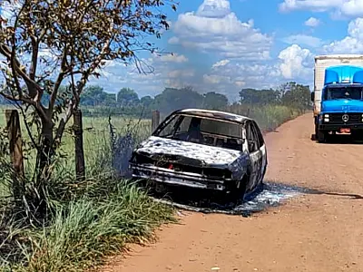 Corpo é encontrado carbonizado no porta-malas de carro furtado em Campo Grande