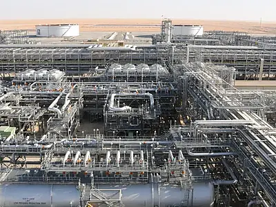 Preço do petróleo dispara devido ao conflito Israel-Hamas e sanções dos EUA