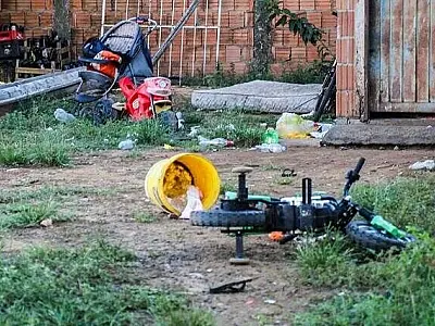 Menino de 3 anos morre atropelado por motociclista na frente de casa