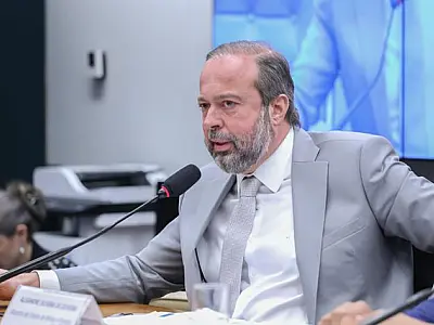 Proposta do Governo vai reduzir em até 26% a conta de luz da classe média, diz Silveira