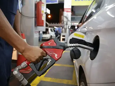 Postos não repassam redução da Petrobras e gasolina fica mais cara em Campo Grande
