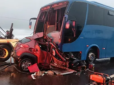Acidente entre ônibus e carro mata quatro membros de uma família na BR MS-338
