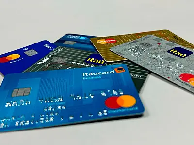 Mudanças no rotativo do cartão de crédito: Teto de juros de 100% entra em vigor em 2024