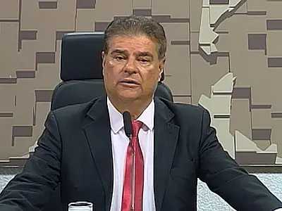 Nelsinho Trad propõe rastreamento de bebidas alcoólicas para combater falsificações