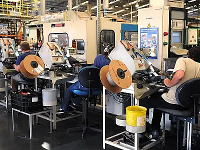 Produção industrial reverte queda e sobe 0,1% em outubro, mostra IBGE