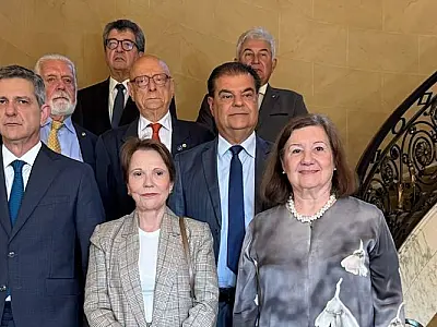 "Já passou da hora": Tereza Cristina cobra ligação de Lula para Trump sobre tarifaço
