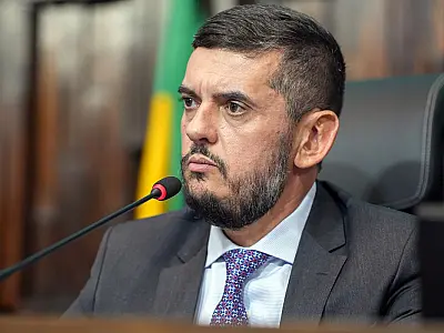 Um dia após ser solto, Bacellar pede licença de 10 dias da Alerj