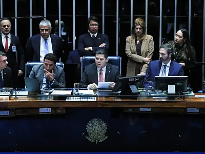 Senado aprova aumento do número de deputados federais para 531
