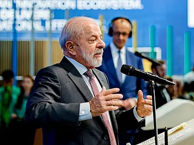 "É importante que a gente dê logo um Nobel para Trump para não ter mais guerra", dispara Lula