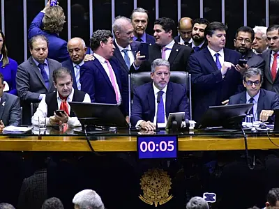 Câmara dos Deputados aprova reforma tributária em votação histórica