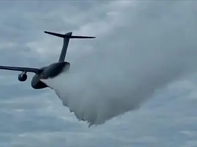 KC-390 Millennium combate incêndios no Pantanal com mais de 520 mil litros de água