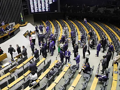 Câmara dos Deputados acelera votação de projetos de desoneração e renegociação de dívidas