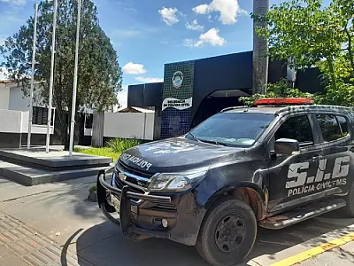 Mulher sofre queimaduras após ser incendiada pelo namorado em Água Clara