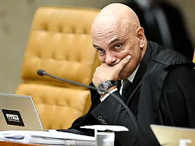 Bolsonaro solicita devolução de passaporte apreendido por Moraes do STF