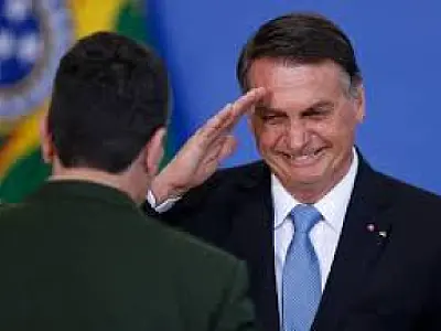 Bolsonaro poderá cumprir pena em prisão especial no Exército, dizem generais