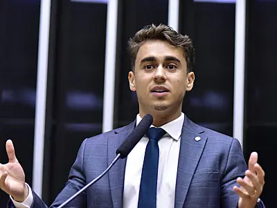 Operações da Polícia Federal no Brasil alcançam figuras políticas próximas a Bolsonaro