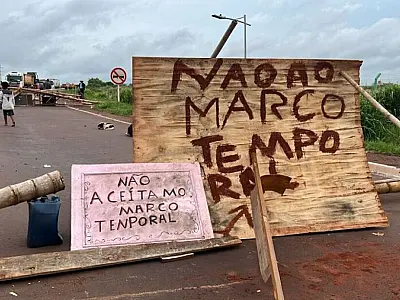 Indígenas fecham trecho do anel viário em MS em protesto contra o Marco Temporal
