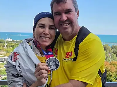 Riedel celebra conquista da esposa na Maratona de Chicago: "Orgulho enorme dessa jornada"