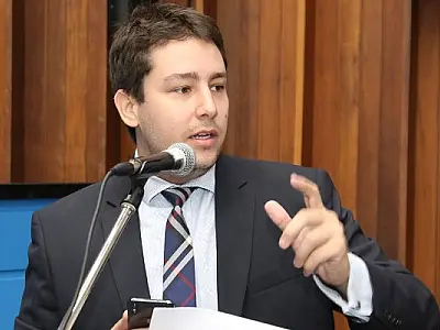 Deputado faz denúncia contra prefeito por obstrução de emendas parlamentares