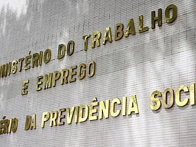 Novas regras para trabalho em feriados: O cenário transformador do comércio brasileiro