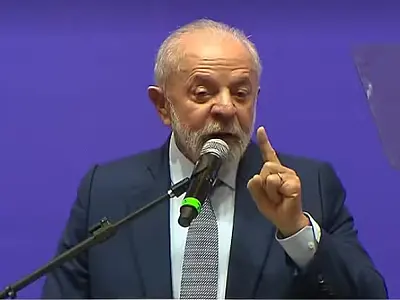 Lula diz que levará Janja para encontro com Trump, enquanto primeira-dama faz gesto de negativa