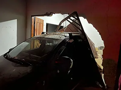 Carro invade residência e atropela criança de 10 anos em Três Lagoas