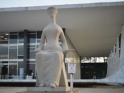 STF encerra hoje sessão que manteve condenação de Bolsonaro e aliados
