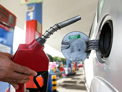 Petrobras anuncia redução na gasolina e aumento no diesel a partir deste sábado