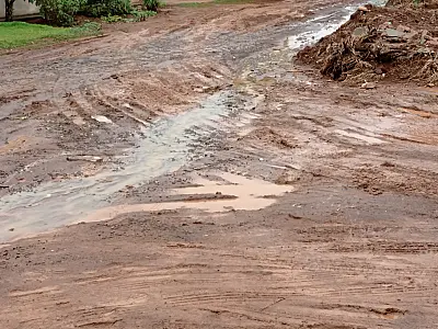 Chuvas intensas causam inundações e desespero em moradores de bairros da Capital