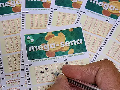 Mega-Sena acumula e prêmio vai a R$ 105 milhões
