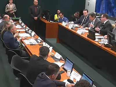 Haddad é chamado de "taxad" na Câmara e deputados trocam farpas