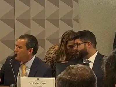 Senadora Soraya é flagrada repassando informações à defesa durante confusão em CPMI