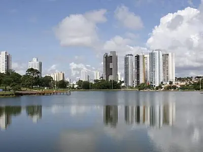 Tempo firme predomina em Mato Grosso do Sul com sol e poucas nuvens
