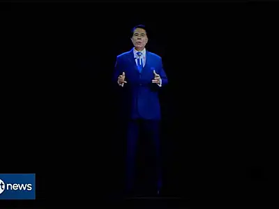 SBT lança o SBT News com holograma de Silvio Santos e presença de autoridades