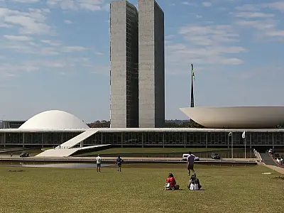 Quatro bancadas da Câmara acionam STF contra PL da Dosimetria
