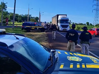 Carnaval nas estradas: PRF reforça fiscalização e restringe tráfego de cargas em MS
