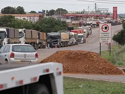 Planalto agenda reunião com caminhoneiros após ameaça de paralisação