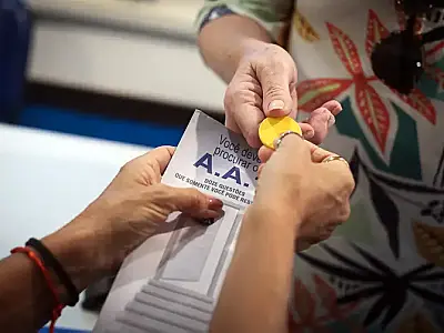 Aos 90 anos, Alcoólicos Anônimos têm maior participação feminina
