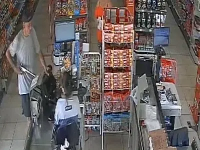 Ladrão armado invade loja de doces e foge com R$ 500