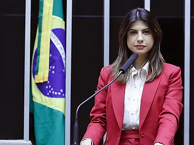 MP dos Super-Ricos: Deputada Camila Jara defende impostos sobre fundos exclusivos