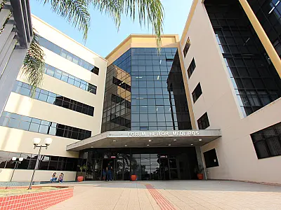 Jornalista envolvido em acidente fatal passa por audiência de custódia