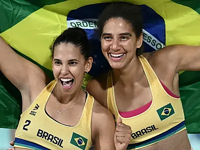 Após jejum de 28 anos, Duda e Ana Patrícia conquistam ouro no vôlei de praia em Paris